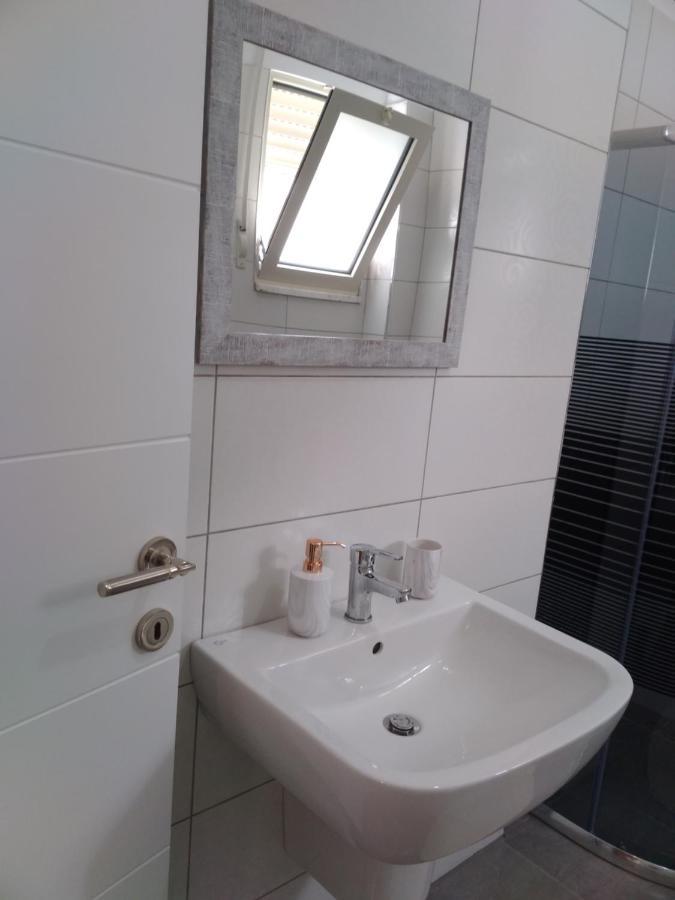 Apartament Apartament Perla Gjiri I Lalezit Plazhi San Pietro