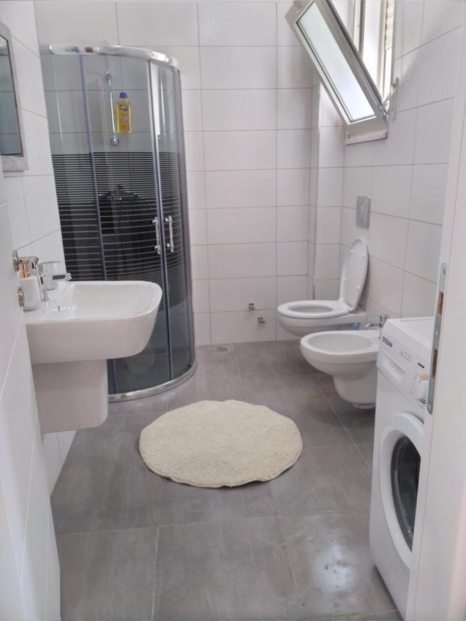 Apartament Apartament Perla Gjiri I Lalezit *